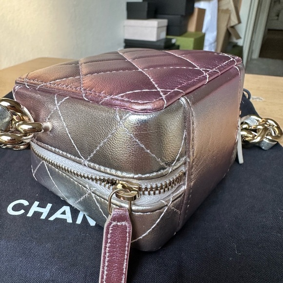 Chanel Quilted Mini Bag in Metallic Pink and Gold Box Bag - Picture 15 of 15